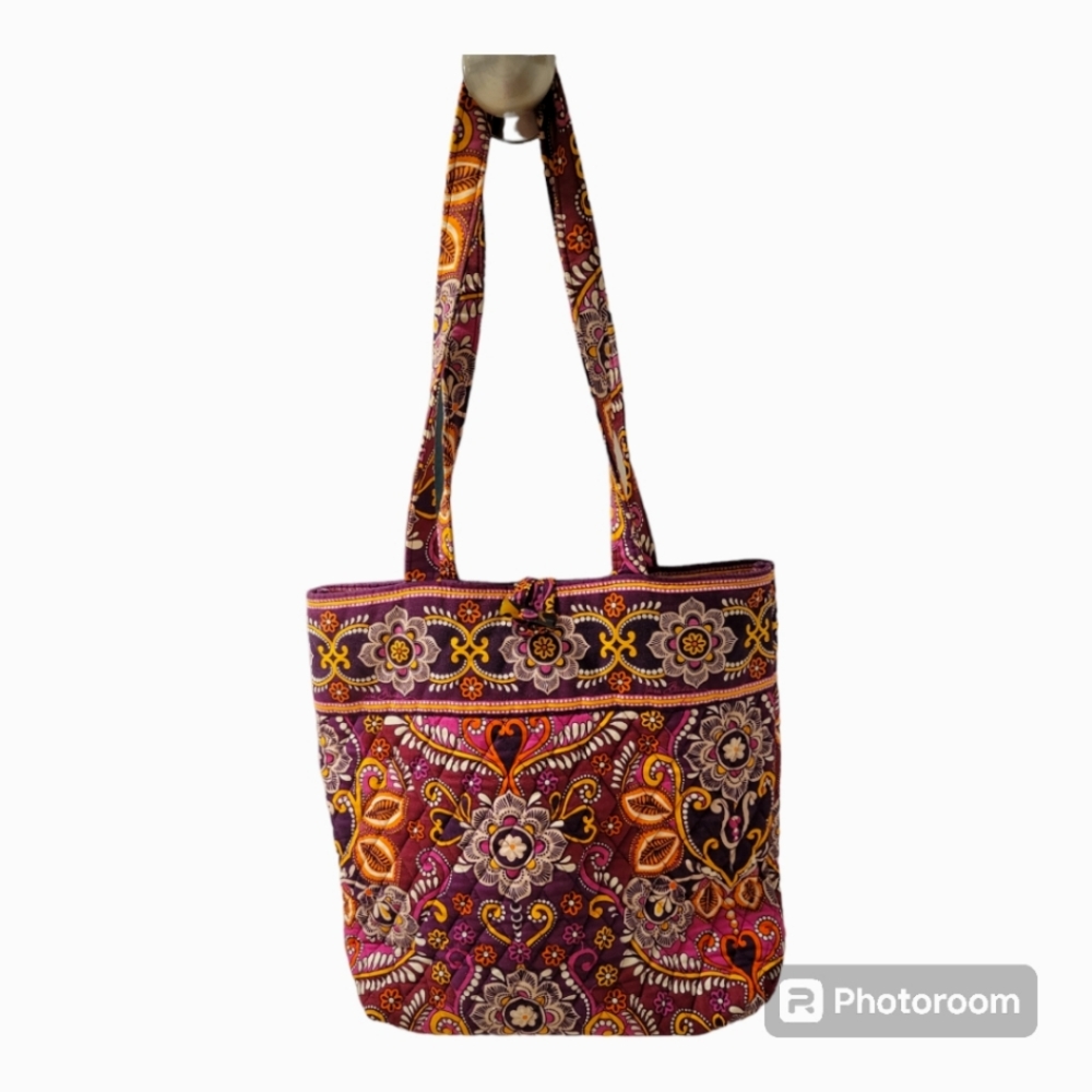 Vera Bradley Woman's Handbag.